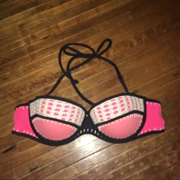 Victoria’s Secret 32B crochet bikini halter top - Picture 1 of 3